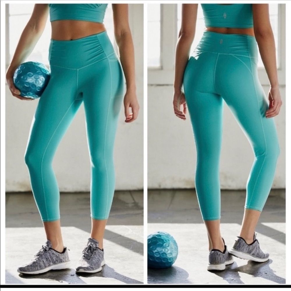 NWT! Free People Breath Easy leggings